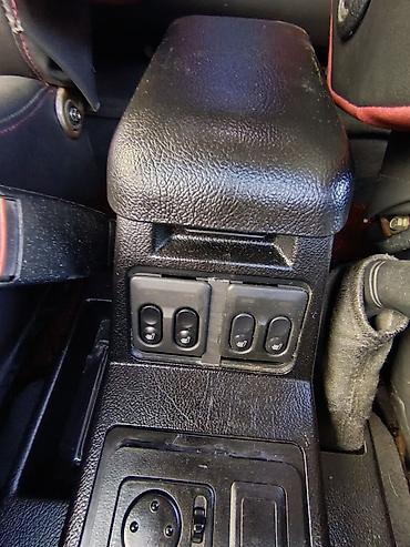 Digər avtomobillər: SUV – 3 qapılı, ağ rəng - Krossover/Geländewagen kuzovu, qısa baza - — 10