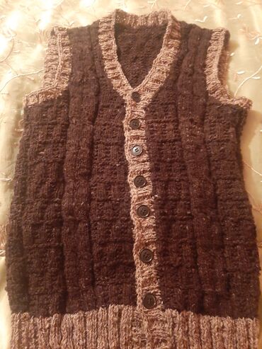 Digər qadın geyimləri: Təbii yundan hazırlanan iplər və toxuma əl işləri — 18