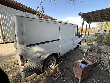 двигатели степ: Ford Transit: 2002 г., 2 л, Фургон — 4