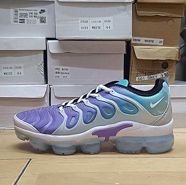 baletanke 25: Nike Air Vapomax
41 do 46
2700 din — 2