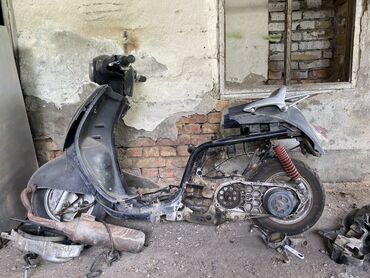 шина скутера: Скутер Yamaha, 125 куб. см, Бензин, Б/у