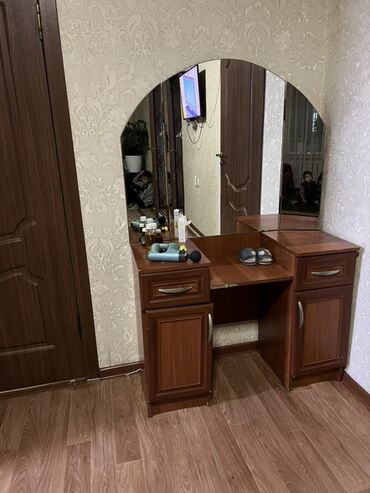 прикроватные тумбы купить: Даараткана үчүн үстөл, Шкаф менен, түсү - Күрөң, ЛДСП
