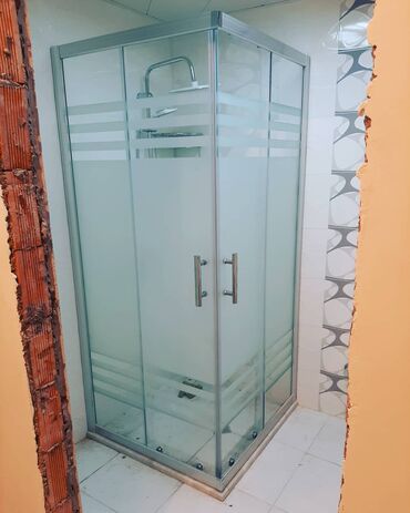 Duş kabinaları, arakəsmələr: Yeni Arakəsmə, Pulsuz çatdırılma — 22