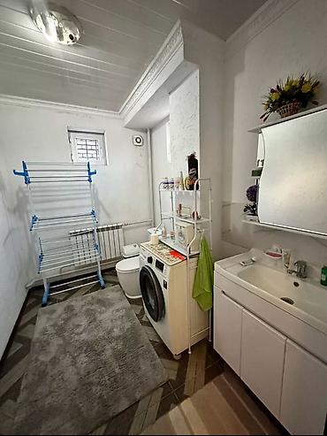 Продажа коттеджей и домов: Продается дом ж/м Биримдик-Кут Площадь дома 156 кВ.м Количество — 14