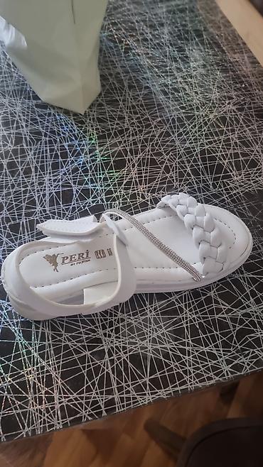 Uşaq geyimi və ayaqqabıları: Ağ rəngli “PERI by Foxtr” uşaq sandal modeli - Material: yumşaq — 1