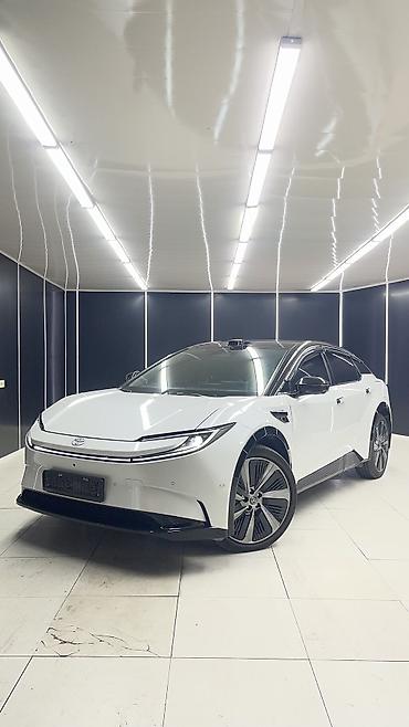 byd e1: Toyota bZ5: 2025 г., Электромобиль, Кроссовер — 1