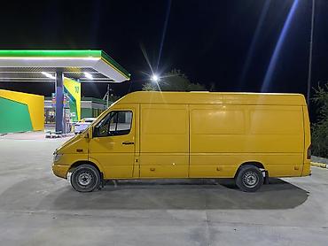 300 000: Mercedes‑Benz Sprinter, желтый фургон (длинная и высокая версия). - — 9