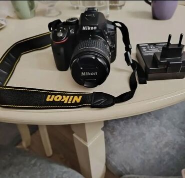 Nikon D5300 yenidir istifade edilmeyib.Uzerinde sumkasi daxil her