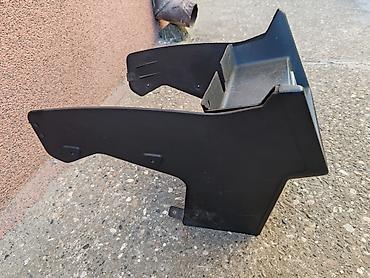 kontakt brava golf 5: Srednja konzola Lada 2103, Lada 2106. Polovno, ocuvano. Skinuto sa — 10