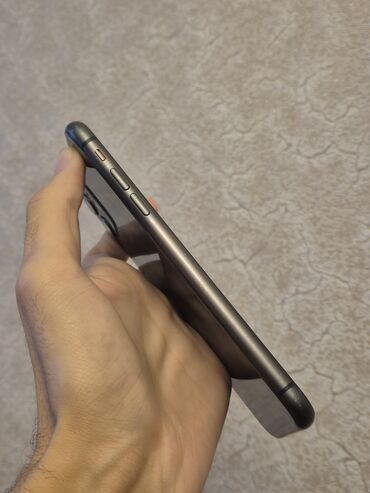 Apple iPhone: IPhone 11, 128 GB, Qara, Simsiz şarj, Face ID — 9