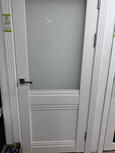 шкаф со стеклом: Межкомнатная дверь со стеклом, цвет - Белый