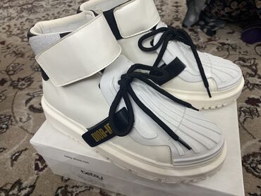 женский сапоги adidas: Сапоги, 38, цвет - Белый