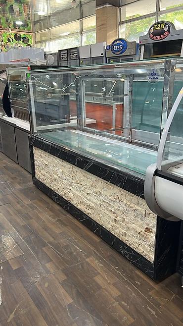 Şüşə vitrinli soyuducu tezgah - İstifadə sahəsi: kafe, restoran lalafo.az -da Şüşə vitrinli soyuducu tezgah - İstifadə sahəsi: kafe, restoran