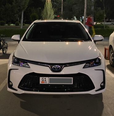 Toyota: Toyota Corolla: 2024 г., 1.8 л, Вариатор, Гибрид, Седан