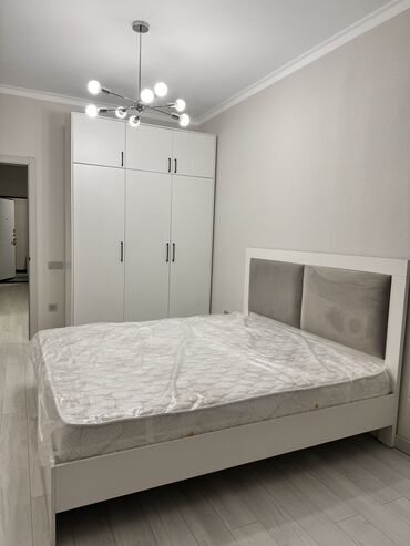 долгосрочный квартира в ошский рынок: 2 бөлмө, Менчик ээси, Чогуу жашоосу жок, Толугу менен эмереги бар, Жарым -жартылай эмереги бар