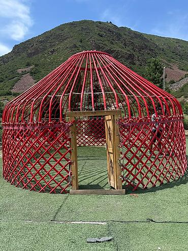 Аренда юрт: Аренда юрты, Каркас Деревянный, 75 баш, Стулья, Стол, С полом — 2