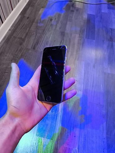 Apple iPhone: IPhone 6s, 16 GB, Gümüşü, Qırıq — 8