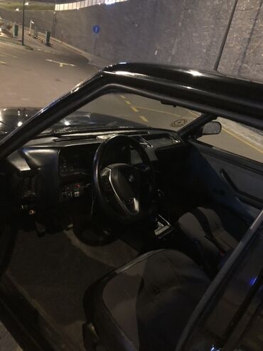 VAZ (LADA): Model: Sedanik kuzovlu kompakt sedan Rəng: Qara Qapı sayı: 4 Oturacaq — 10