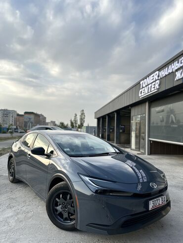бачок омывателя камри: Toyota Prius: 2024 г., 2 л, Автомат, Гибрид, Седан