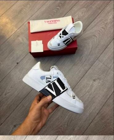 versace sat: Louis Vuitton LV patike crne i bele NOVO Novo Brojevi 40 do 44 fb — 1