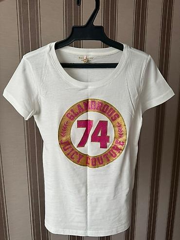 juice couture: Белая футболка от Juicy Couture с круглым вырезом. На груди расположен — 2