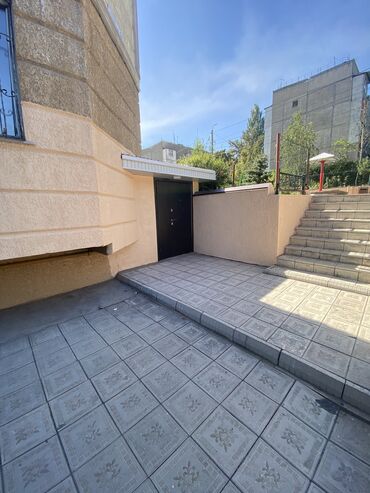 этажи бишкек в Кыргызстан | Долгосрочная аренда квартир: 557 м², Без мебели