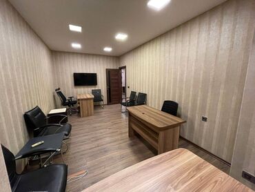 Ofislər: Nərimanov Metrosunnan əyaq ilə 5-dəqiqə məsafədə yol Kənarında 9 — 3