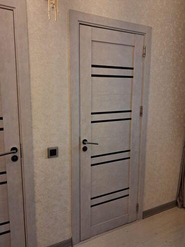 Пластиковые двери: 5 eded qapi biri 70 AZN 2 dene 70 lik 3 dene 80 liq ünvan buzovna