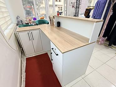 Sifarişlə mebel: Künc masa, Teksturalı laminat — 1