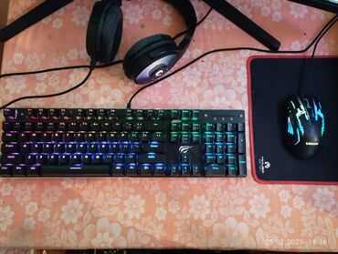 iphone 5 's: Salam Səliqəli Və Az İstifadə Olunub. Hamısı Gamingdir. RGB Mexaniki