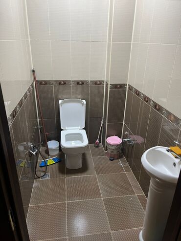 Uzunmüddətli kirayə mənzillər: Xalqlar metrosuna piyada iki dəqiqə yaxınlıqda yeni tikili binanın — 14