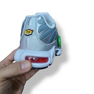 Ostalo: Nike Plus TN
41-46
7000 — 9