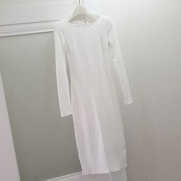 белые платья с открытой спиной: Повседневное платье, Made in KG, Осень-весна, Трикотаж, Лапша, S (EU 36), M (EU 38), L (EU 40)