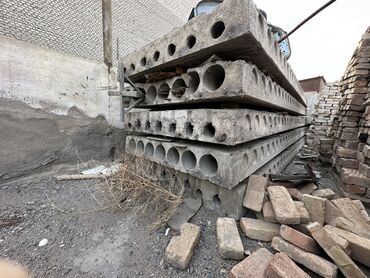 ребристые плиты: Продаю плиты перекрытия в городе Балыкчы в наличии 10 шт длина 5.90