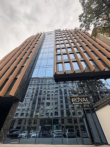 пользовались: Сдаю Офис целиком: 110 м², В бизнес центре, С ремонтом, С парковкой — 1