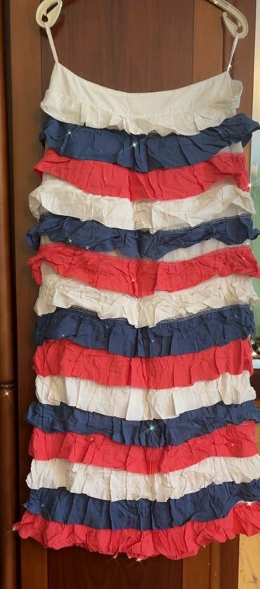 Ziyafət donları: Ziyafət geyimlərinin satışı her rengde var. Qiymetler ferqlidi. 15 azn — 5