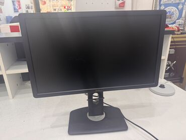 22 monitor: Dell P2212HB 
2 usb port
DVi
Vga
Ideal veziyetde