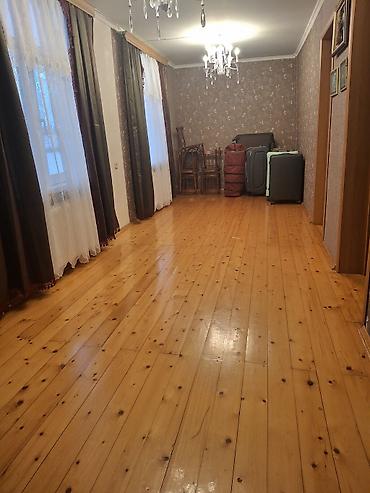 Həyət evləri və villaların satışı: Satılır: həyət evi Xüsusiyyətlər: - 2 mərtəbəli yaşayış sahəsi - — 17