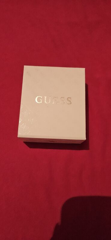 cvece mindjuse: Screwback earrings, Guess