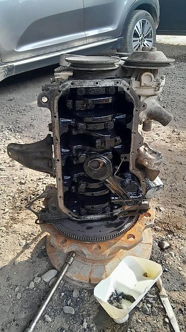 Volkswagen: Volkswagen Passat: 1982 г., 1.6 л, Механика, Бензин, Седан — 75