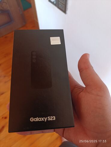 сотовый телефон fly ezzy trendy 3: Samsung Galaxy S23, 256 ГБ, цвет - Черный, Гарантия, Сенсорный, Отпечаток пальца