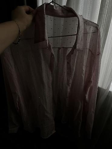 Köynək və bluzalar: Şəffaf fakturalı, açıq çəhrayı rəngdə, xırda qaslaar. naxışlı — 2