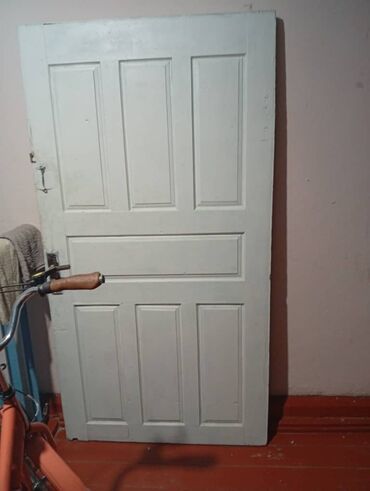 шкаф для посуды на кухню недорого: Межкомнатная глухая дверь, Дерево, Из массива дерева, Российская, цвет - Белый, 200 * x 100 см, Б/у