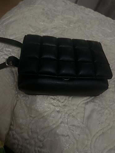 Çantalar: Qara çiyin çantası – yumşaq kvadrat kapitone dizayn - Rəng: Qara - — 3
