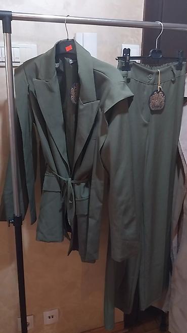 maslinasto zeleni sako: Damski komplet – maslinastozeleni sako i pantalone. Univerzalno,za — 1