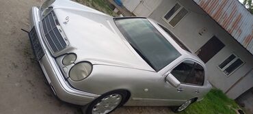 срочно продаю мерседес: Mercedes-Benz E-Class: 1996 г., 3.2 л, Автомат, Бензин, Седан