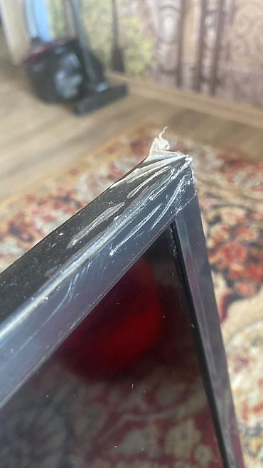 macbook 16: Состояние телевизора идеальное, чистый звук, диагональ 40 дюйм. Пульт — 3