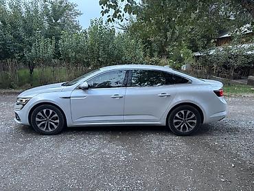mazda capella: Стильный седан с современным дизайном кузова в серебристом цвете — 3