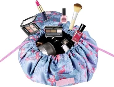 drzac za pantalone: 📍Neseser za kozmetiku i šminku 📍Kozmetička torbica je napravljena od