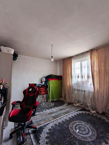 Продажа коттеджей и домов: Продаётся дом в районе Новопавловки, ж/м Тынчтык ▪️ Участок: 4 сотки — 6